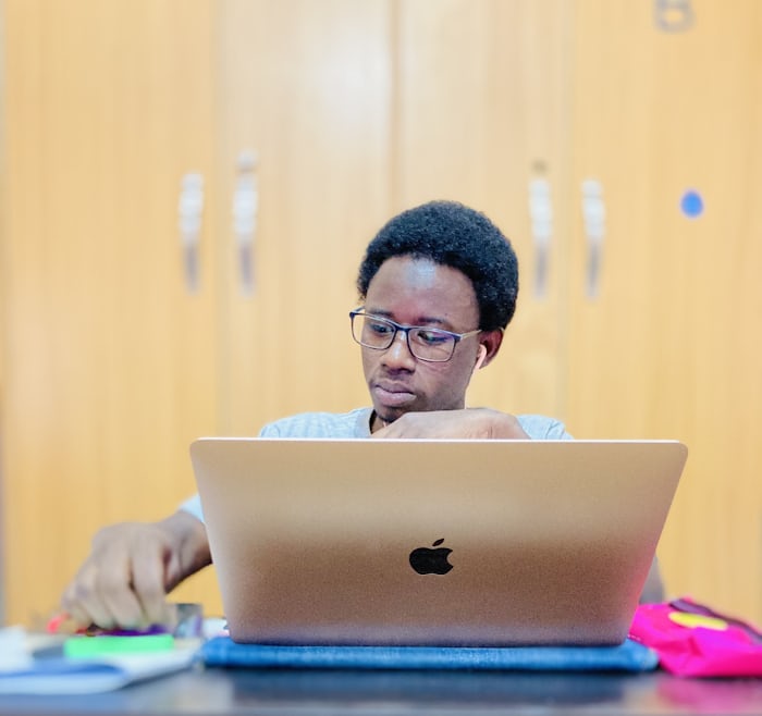 What Is a STEM Scholarship and Its Requirements?